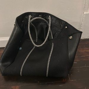 Chucka neoprene black bag